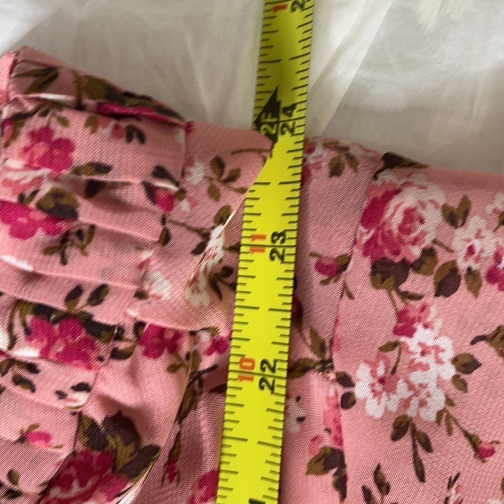 Pleione Pink Floral Scoop Neck Flutter Sleeve Blouse - Picture 12 of 12